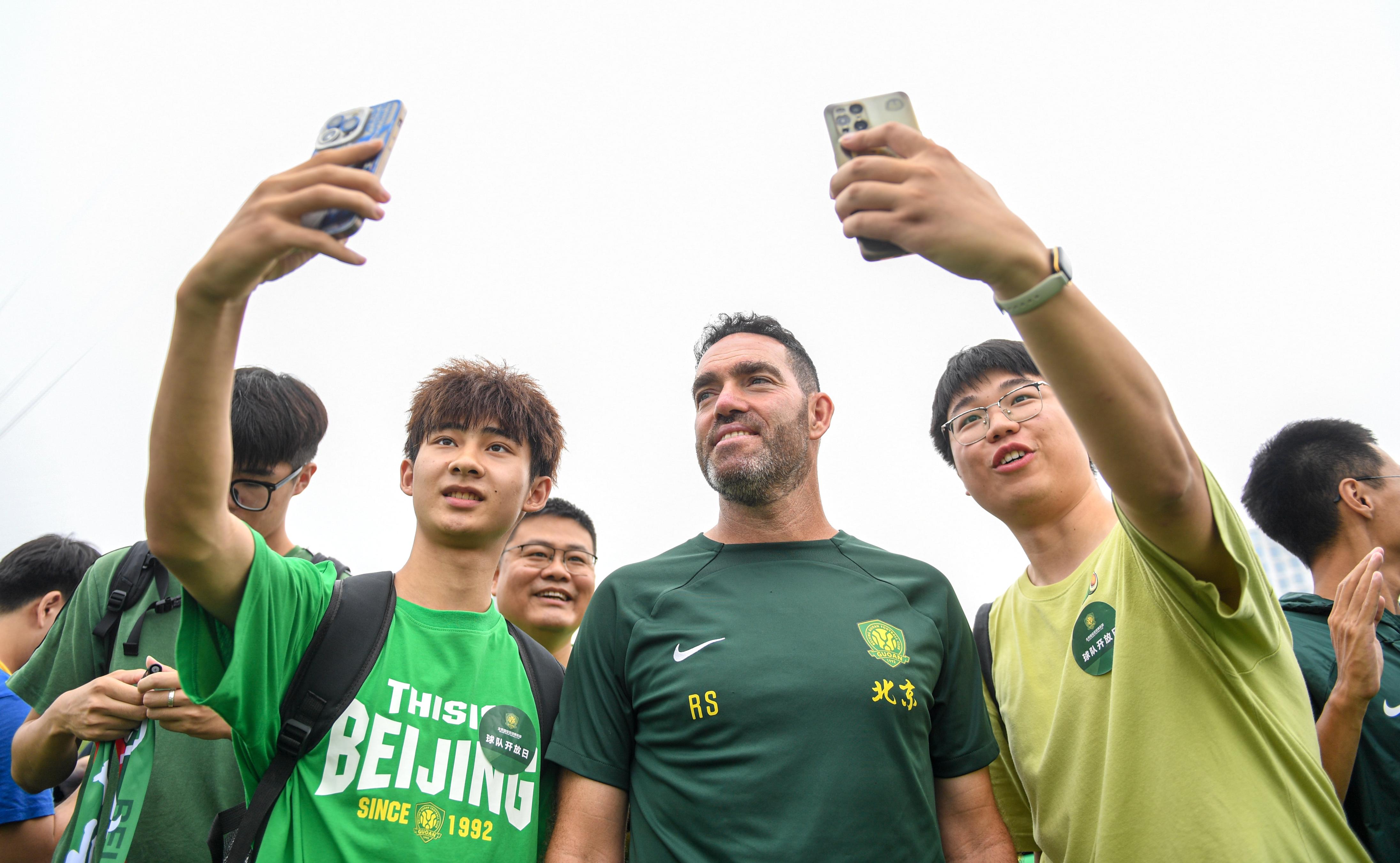 集结日体能课后，西汉姆内部沟通备战中超，话题不断，年轻球员得到机会(消防站对体能战训想法和建议的交流会)-开云官方网站