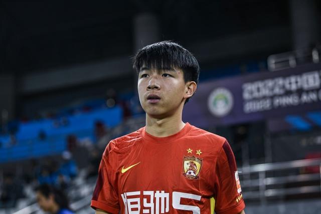 关于冲刺阶段广州队调整名单以备意甲，远射贴柱环节打磨，媒体盛赞，更衣室氛围转暖的信息-开云登录